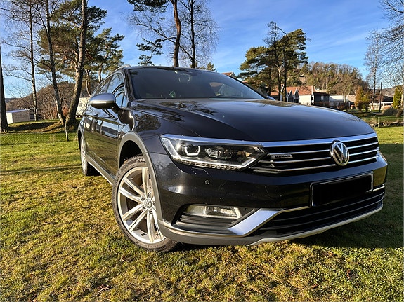 Volkswagen Passat Alltrack 3 of 18