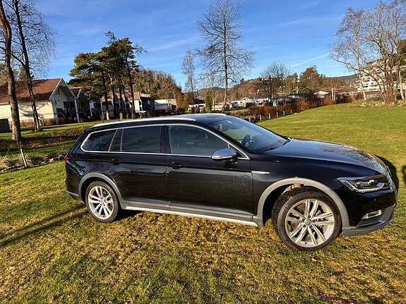 Volkswagen Passat Alltrack 4 of 18