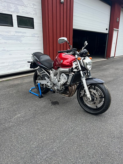Yamaha FZ6 3 of 8