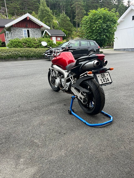 Yamaha FZ6 7 of 8