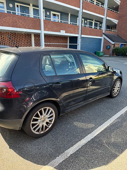 Volkswagen Golf V 3 of 4
