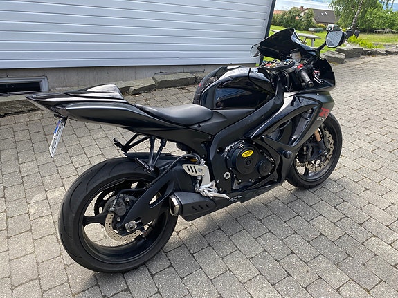 Suzuki GSX-R 750 4 of 5