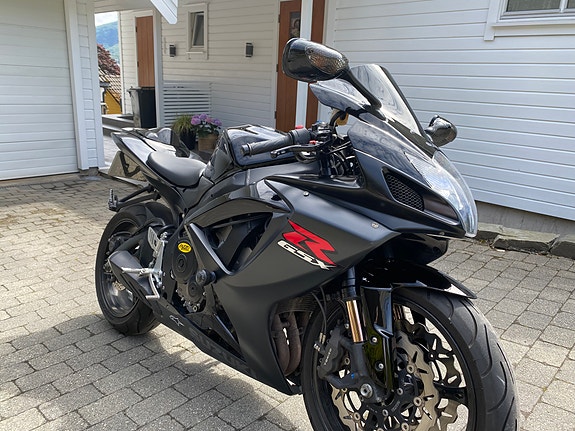 Suzuki GSX-R 750 2 of 5