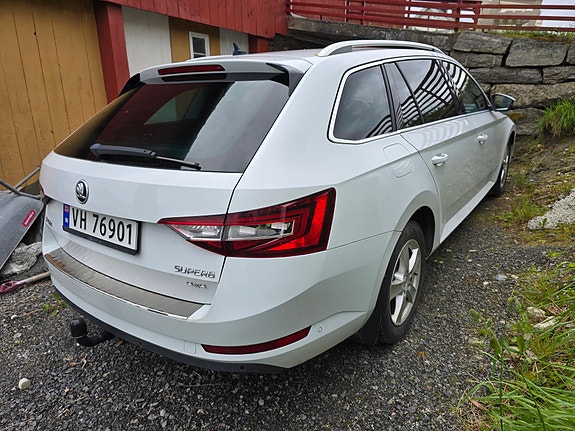 Skoda Superb 4 of 5