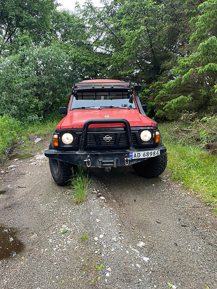 Nissan Patrol 3 of 5
