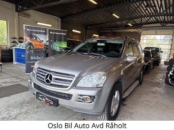 Mercedes-Benz GL320 2 of 27