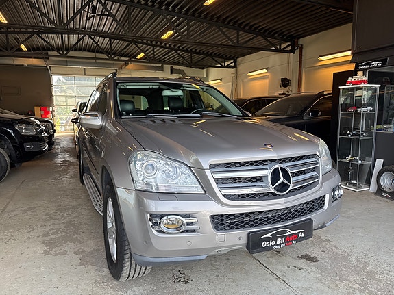 Mercedes-Benz GL320 3 of 27
