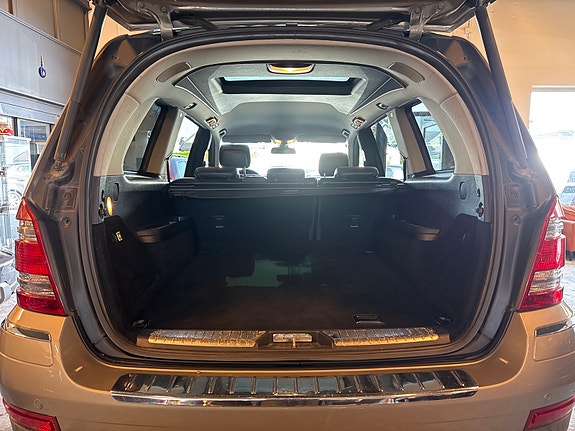 Mercedes-Benz GL320 8 of 27