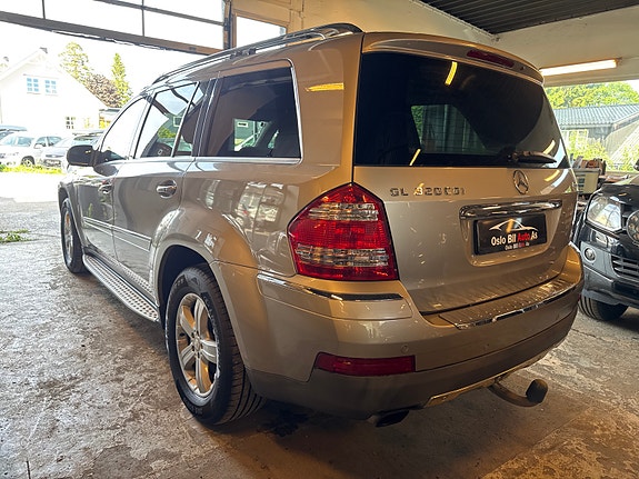 Mercedes-Benz GL320 6 of 27