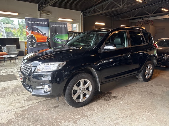 Toyota RAV4 2 of 24