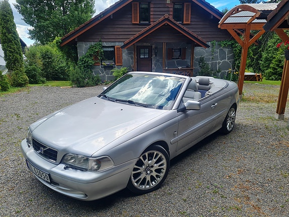 Volvo C70 14 of 30