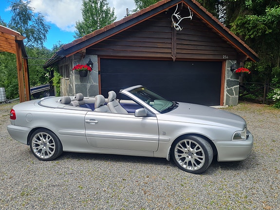 Volvo C70 16 of 30