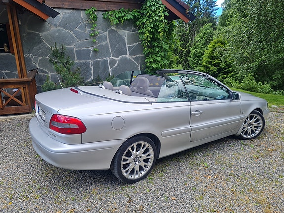 Volvo C70 17 of 30