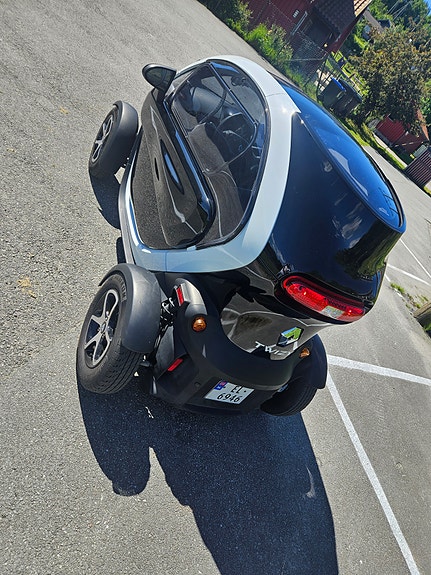 Renault Twizy 3 of 5