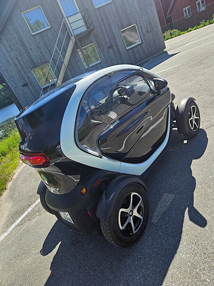 Renault Twizy 2 of 5