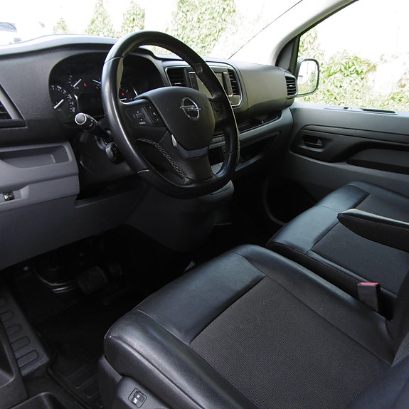 Opel Vivaro 14 of 30