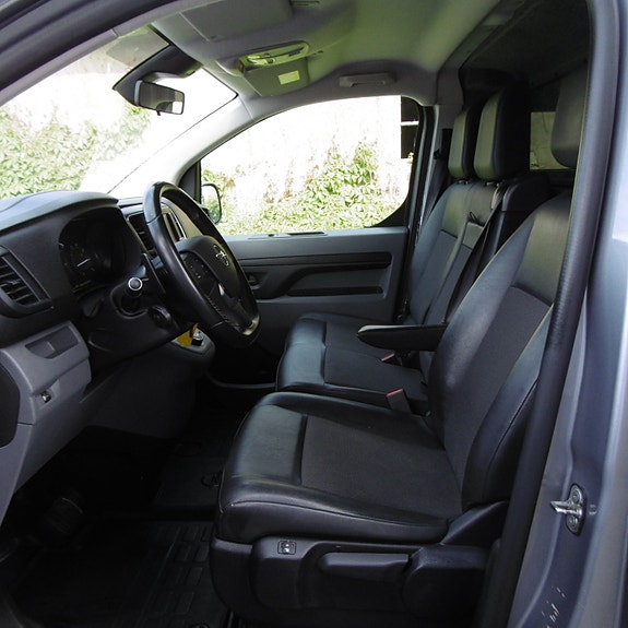 Opel Vivaro 13 of 30