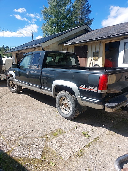Chevrolet Silverado 2500 3 of 5