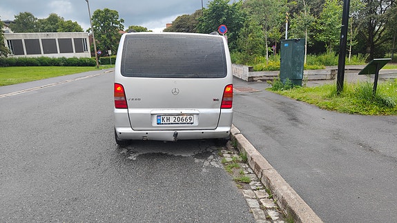 Mercedes-Benz Vito 220 4 of 5