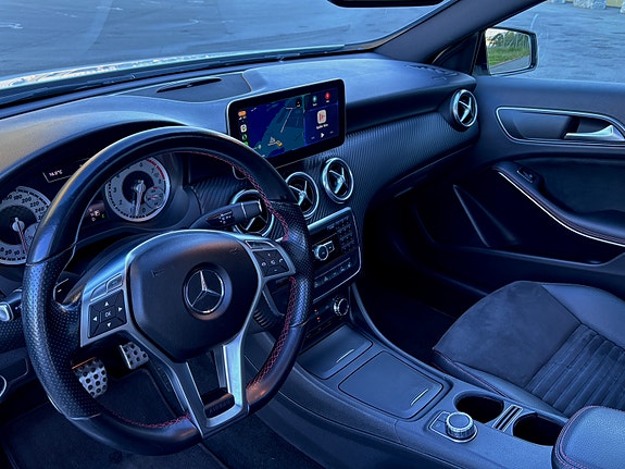 Mercedes-Benz A180 2 of 27