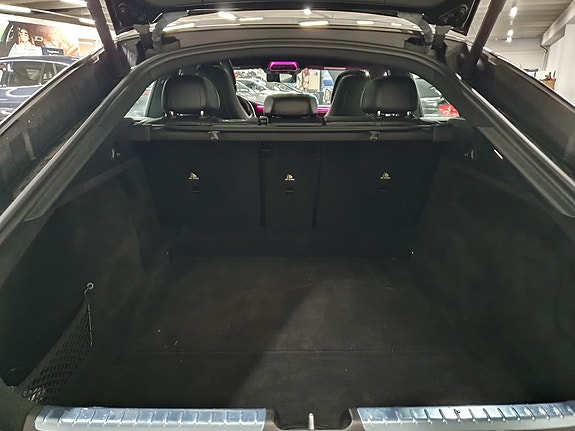 Mercedes-Benz EQS580 14 of 30