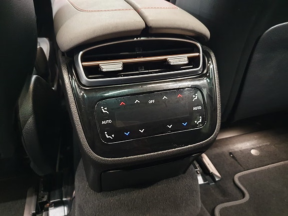 Mercedes-Benz EQS580 11 of 30