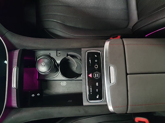 Mercedes-Benz EQS580 2 of 30
