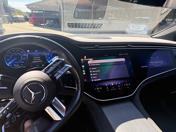 Mercedes-Benz EQS580 15 of 30