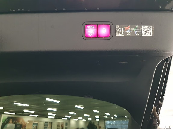 Mercedes-Benz EQS580 13 of 30