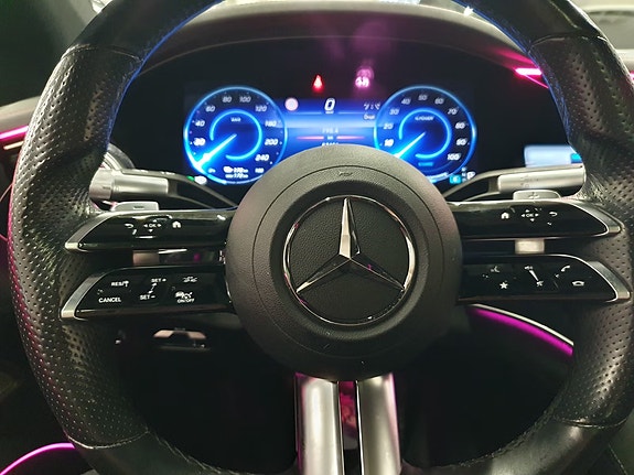 Mercedes-Benz EQS580 5 of 30