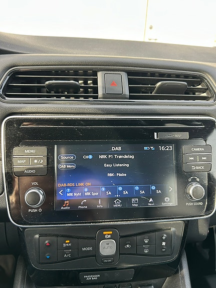 Nissan Leaf 5 of 9