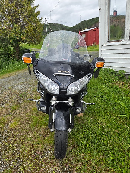 Honda GL 1800 Goldwing 2 of 5
