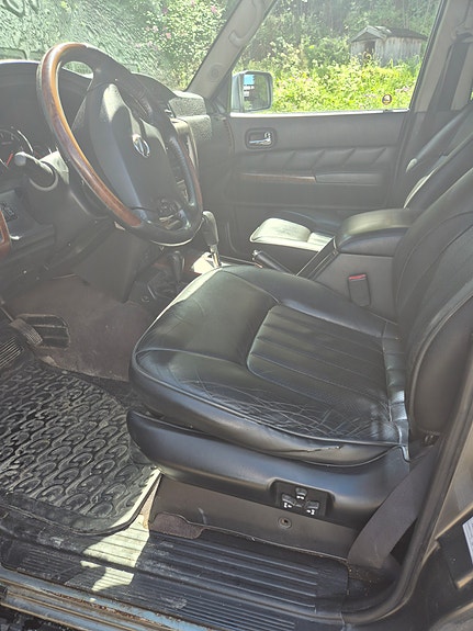 Nissan Patrol 13 of 23