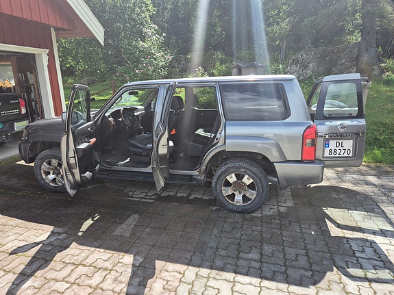 Nissan Patrol 20 of 23