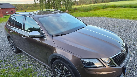 Skoda Octavia Scout 4 of 28
