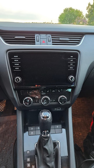 Skoda Octavia Scout 22 of 28