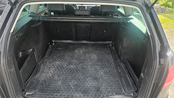 Volkswagen Passat Alltrack 14 of 16