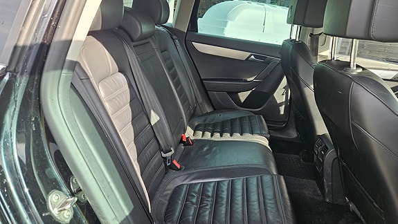 Volkswagen Passat Alltrack 13 of 16
