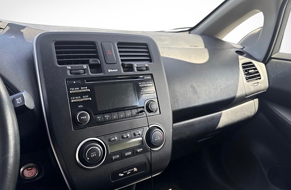 Nissan Leaf 15 of 21
