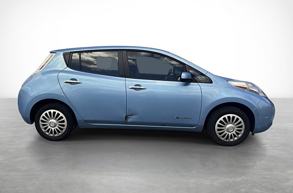 Nissan Leaf 4 of 5