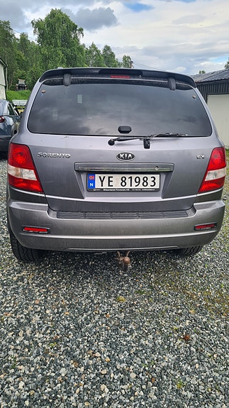 Kia Sorento 3 of 5