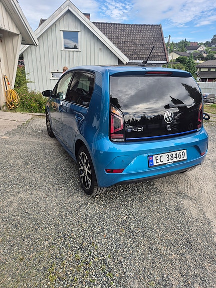 Volkswagen UP! 5 of 5