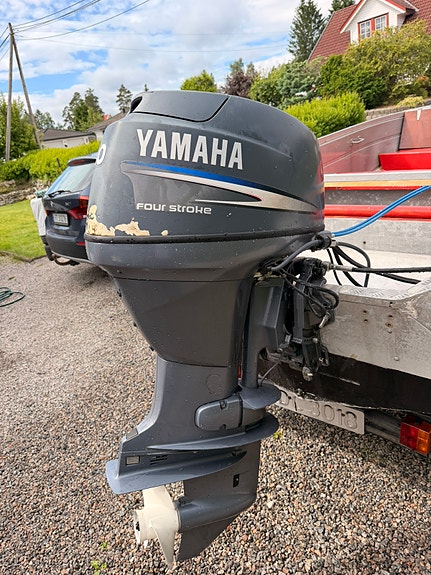 Buster R Yamaha 30 5 of 24