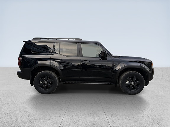 Toyota Land Cruiser 4 of 5