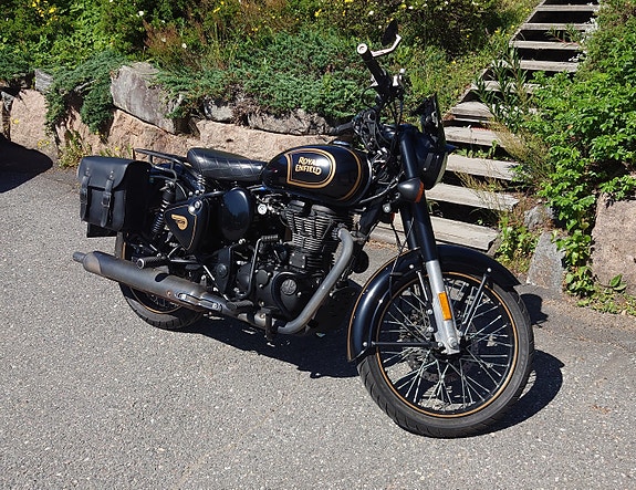 Royal Enfield Classic 500 Tribute Black Edition 5 of 5