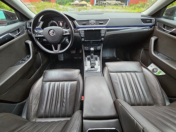 Skoda Superb 15 of 19