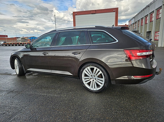 Skoda Superb 10 of 19