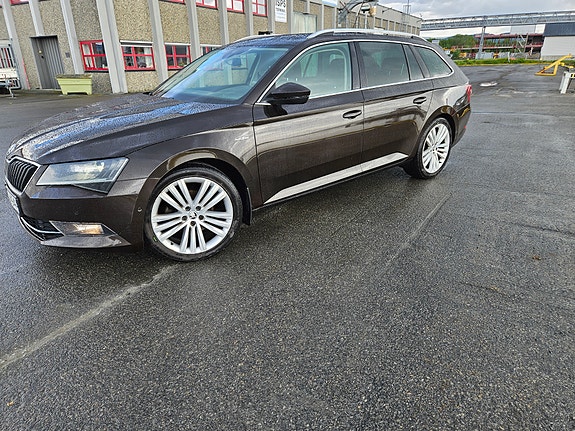 Skoda Superb 11 of 19