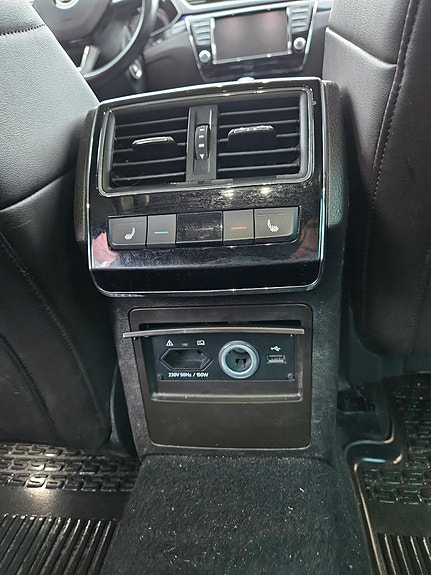Skoda Superb 18 of 19