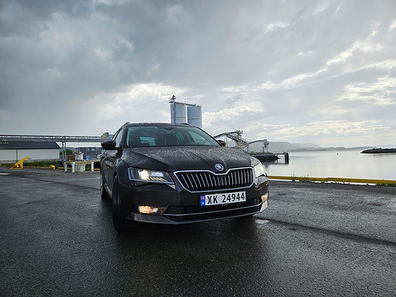 Skoda Superb 3 of 19